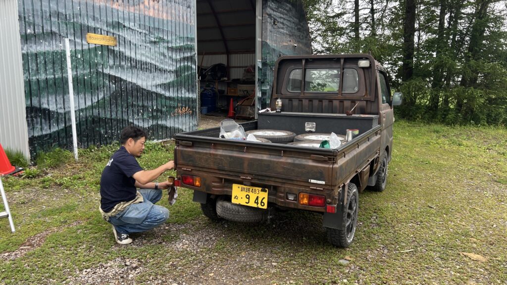 サビの上に金を加え、派手すぎない重厚感をプラス。